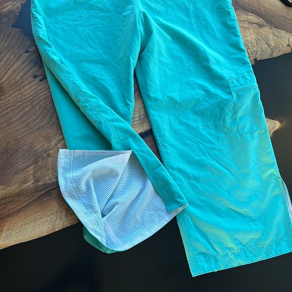 Vintage Lululemon crop pants, size 8. - Picture 2 of 16
